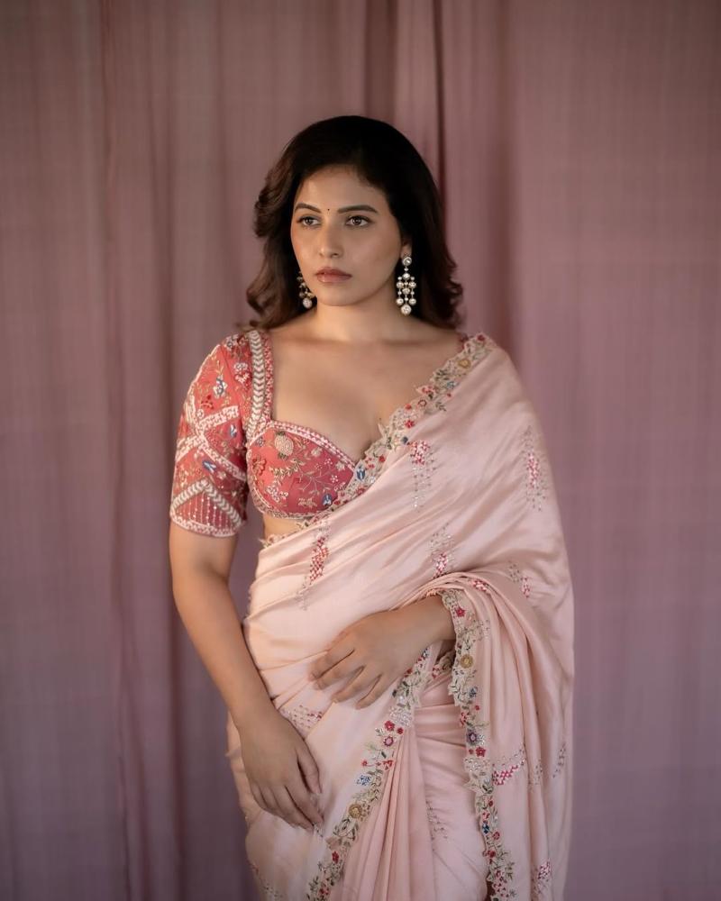actress-anjali-saree-photoshoot